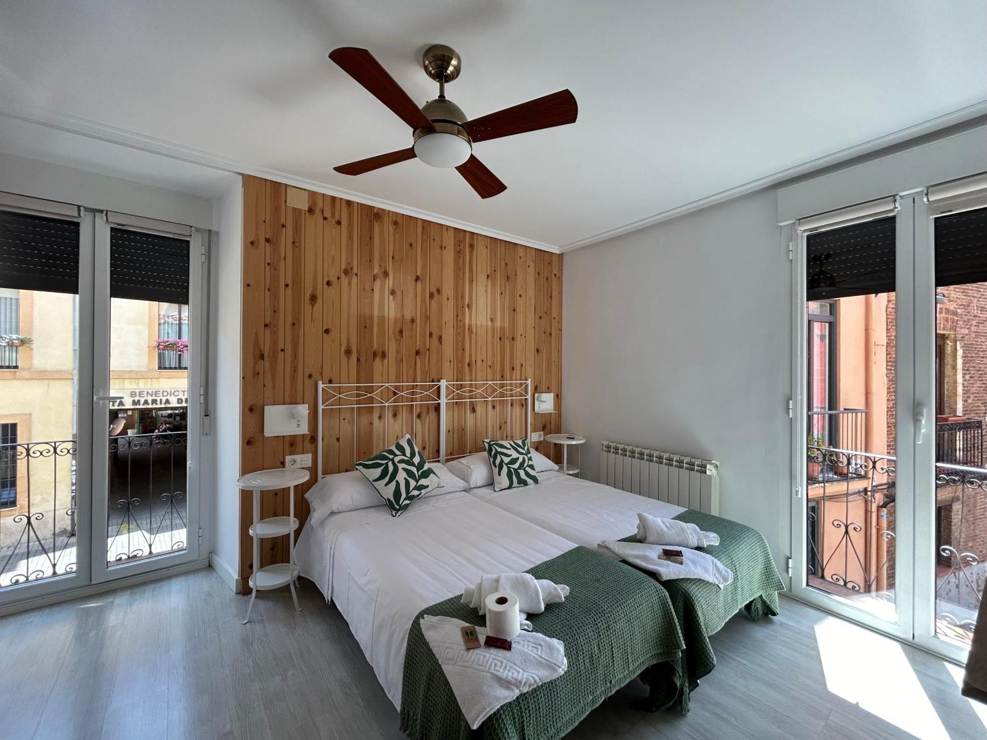 Pension Plaza Del Grano Леон Екстериор снимка