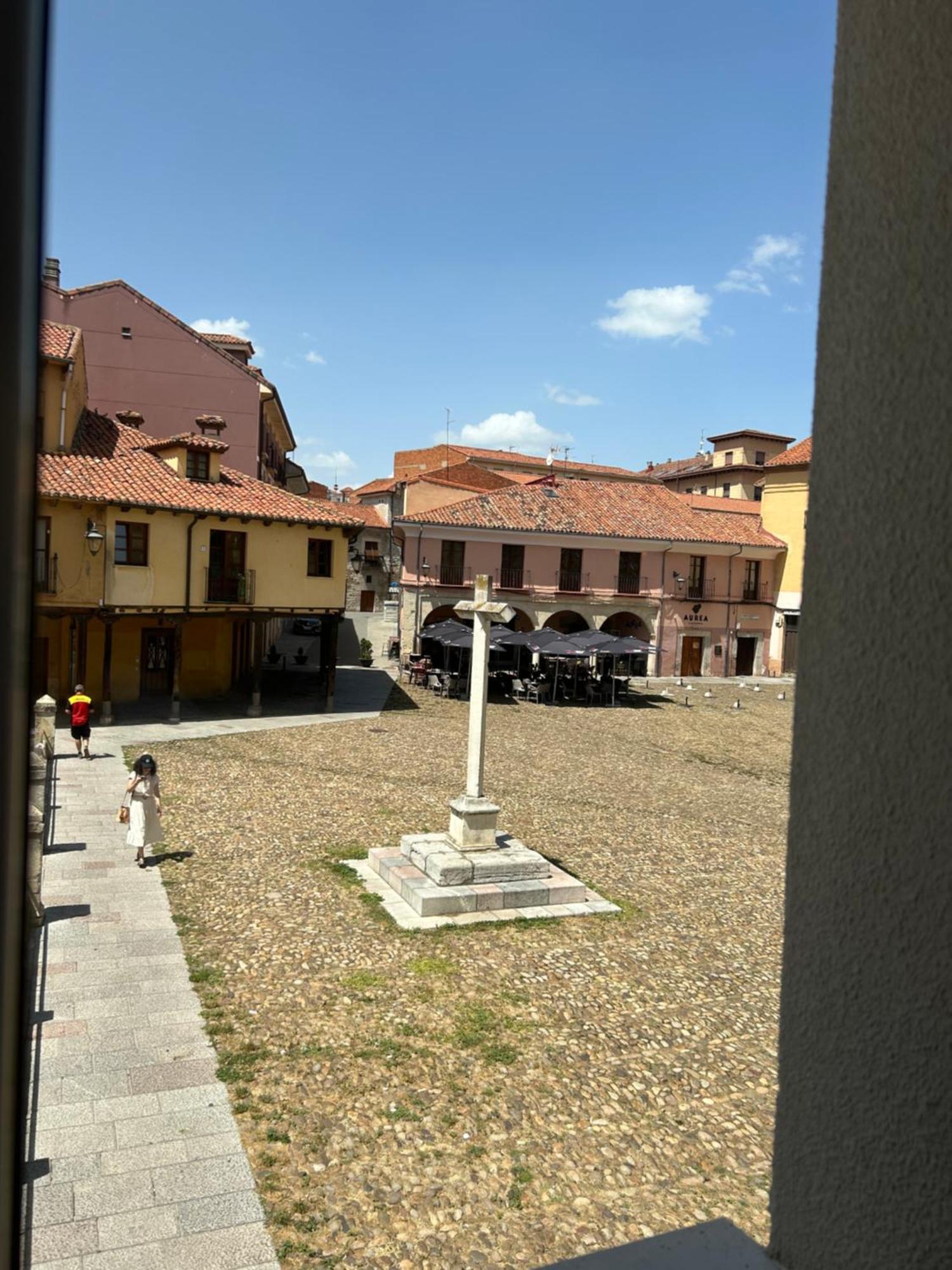 Pension Plaza Del Grano Леон Екстериор снимка